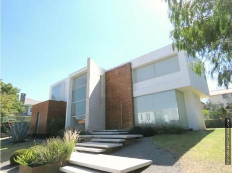 Residencia En Condominio Bosque