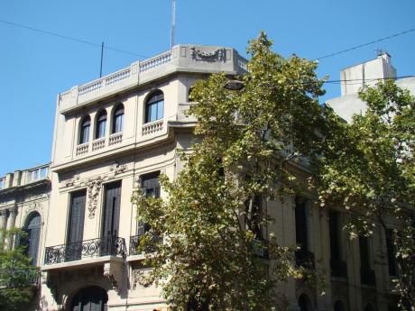 Gran Casona De época En Muy Buen Estado, Ideal Empresa