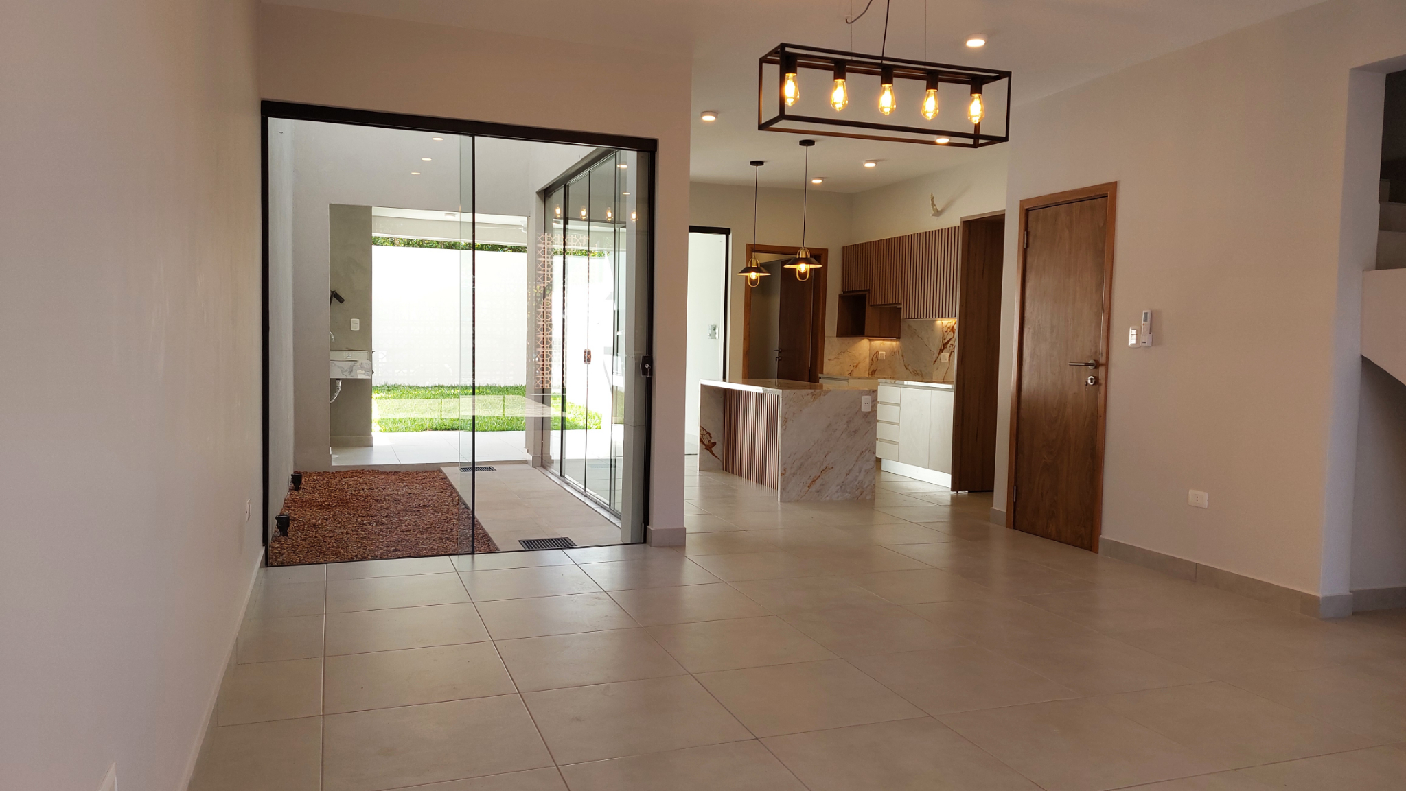 Dúplex En Fernando De La Mora Zona Norte. — foto 3