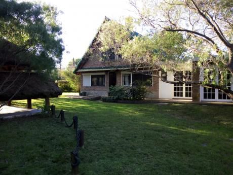 La Floresta. Venta De Hermosa Casa A 1 Cuadra De Rambla