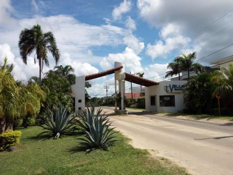 Urubó, Villa Bonita 818 M2
