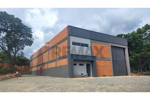 ALQUILO DEPOSITO EN LUQUE — foto 3