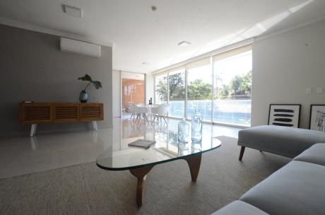 Penthouse Frente A Casa Rica De Molas Lopez
