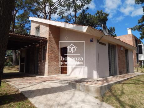 Casa En Alquiler, Piriápolis, Punta Colorada.
