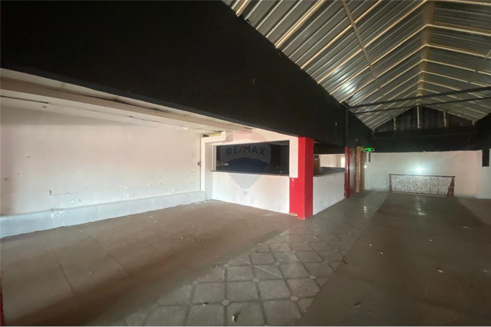 ALQUILO AMPLIO SALÓN COMERCIAL DE DOS PISOS — foto 3