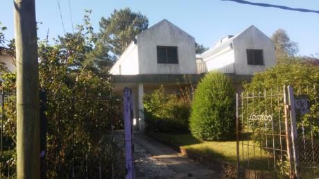 Importante Casa En Lomas De Solymar