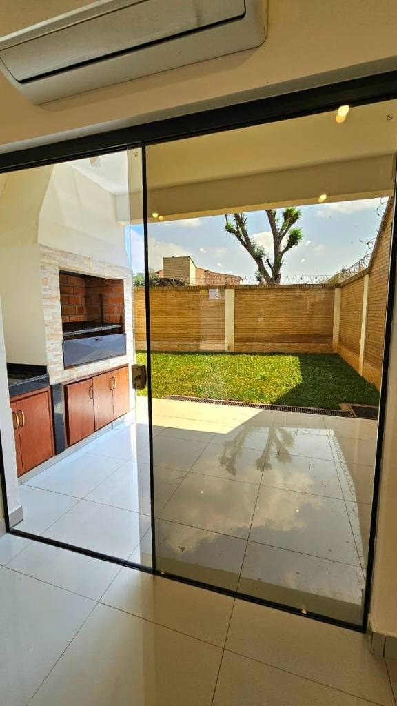 Alquilo Duplex en Luque Zona Conmebol — foto 3