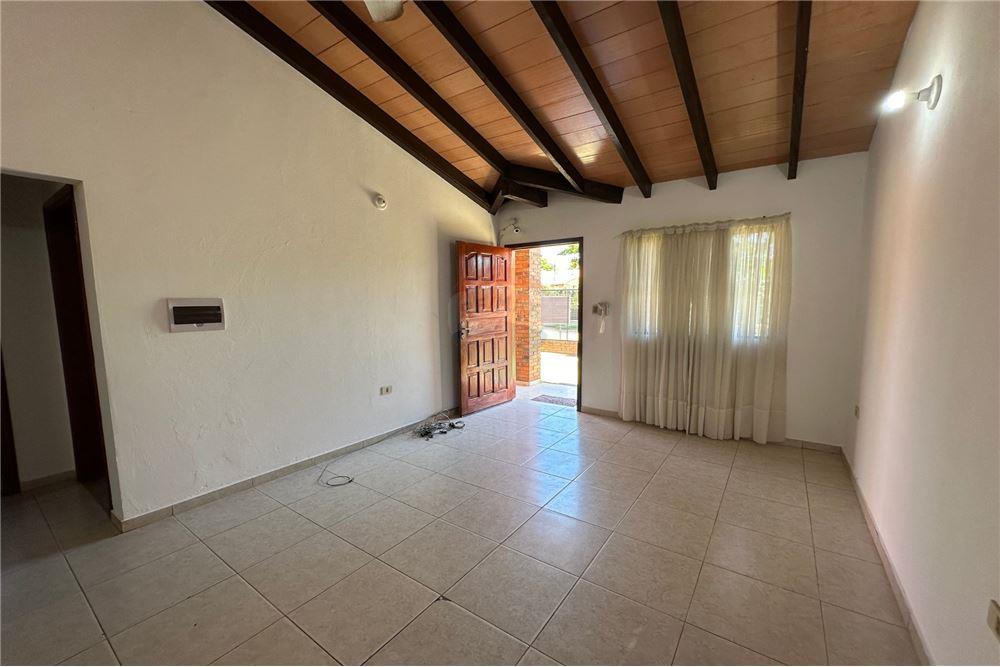 ¡Alquiler de Casa en Laurelty, Luque! — foto 3