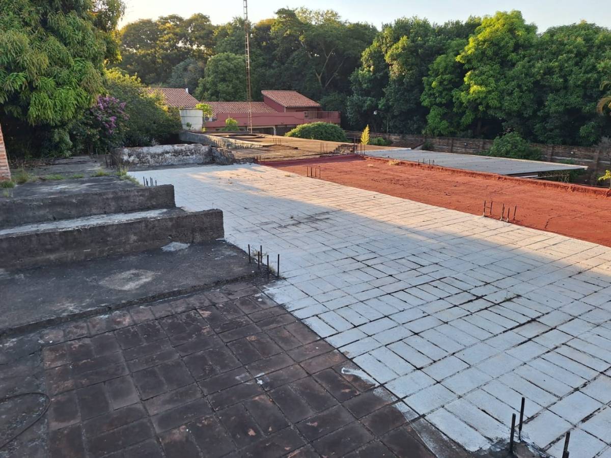 ATENCION INVERSIONISTAS!!! VENTA DE TERRENO + CONSTRUCCION — foto 3