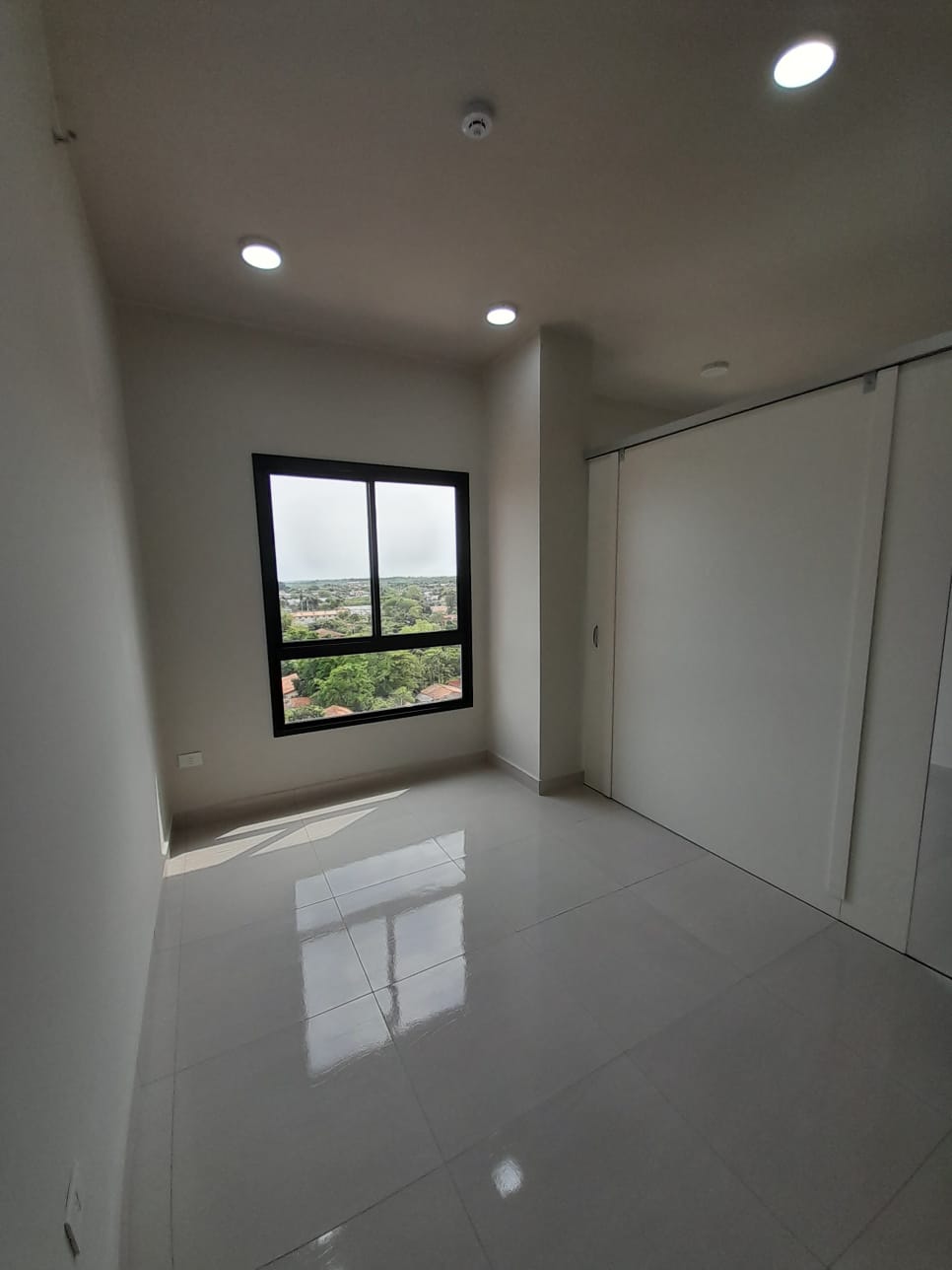 ALQUILO  – MONOAMBIENTE EN ZUBA 7 FDO DE LA MORA — foto 2