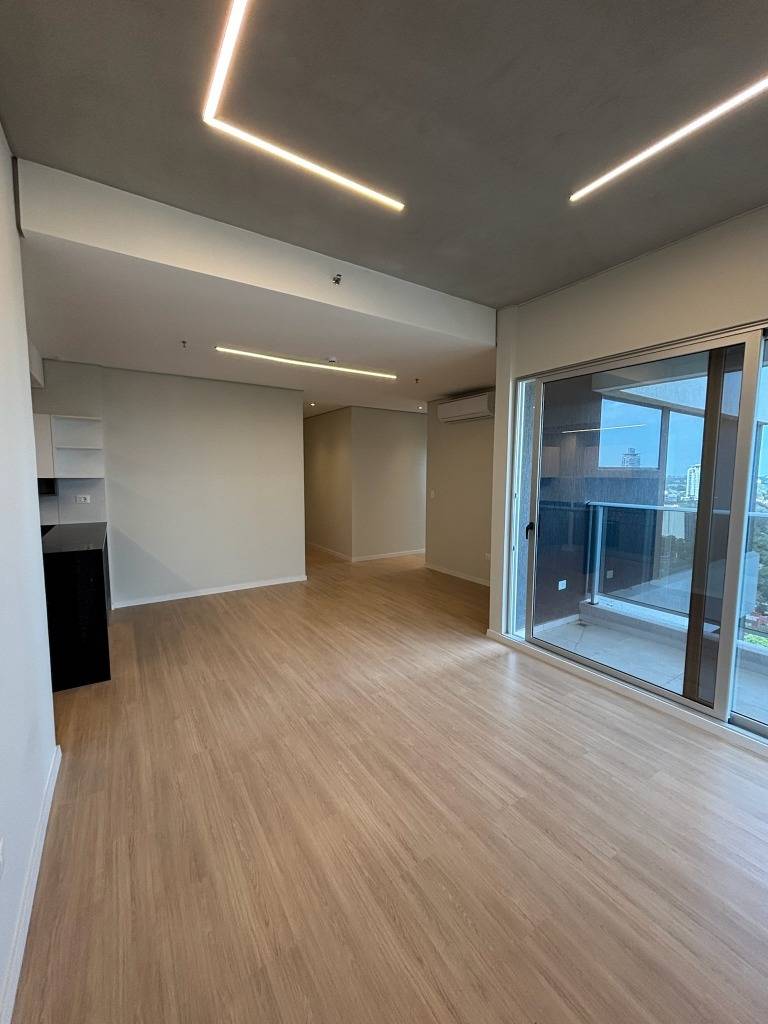 EN VENTA DPTO DE 2 DORMITORIOS EDIFICIO PETRA TOWER — foto 2