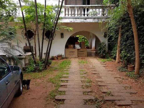 C157. Vendo Imponente Casa A Refaccionar En Bº Herrera!!!