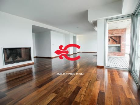 Apartamento En Excelente Ubicación De Carrasco. Ref: 3288