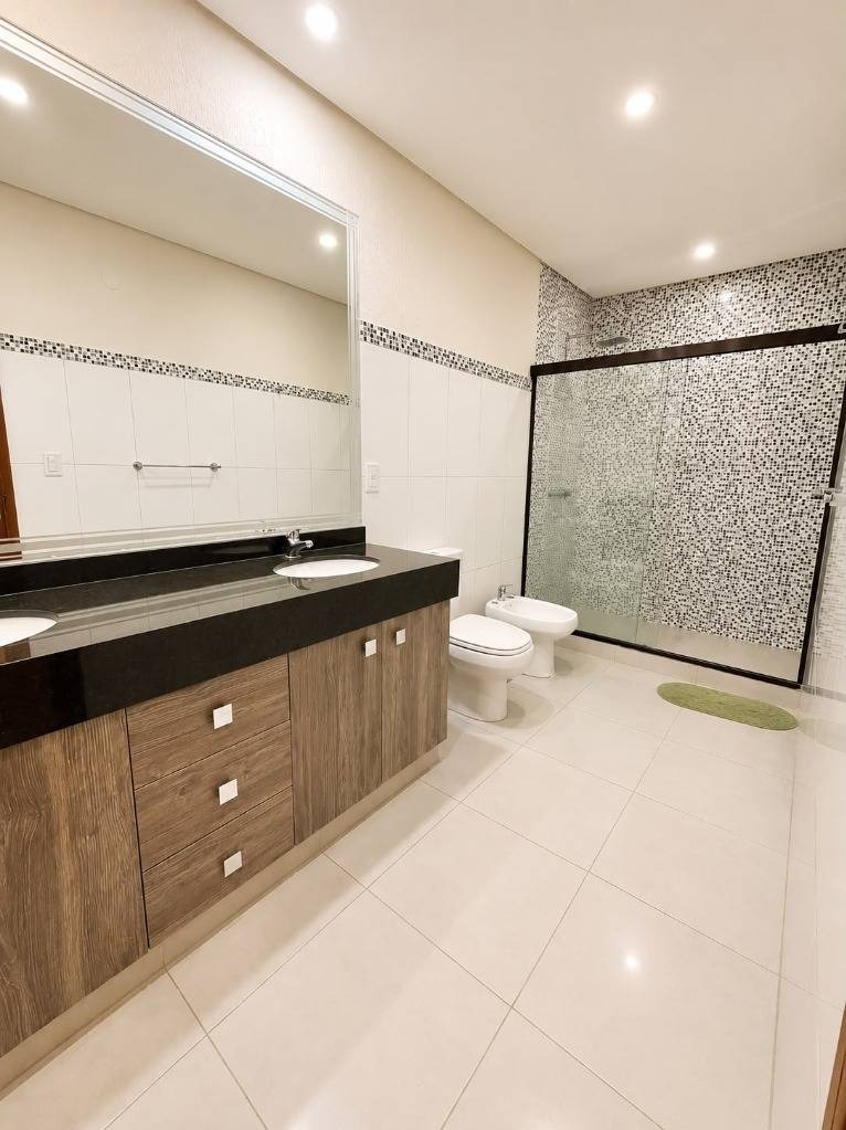 RESIDENCIA EN ALQUILER | CUARTO BARRIO – LUQUE — foto 3