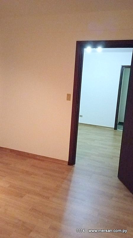 VENDO OFICINA CENTRICA SOBRE ESTRELLA ZONA UNICENTRO - CENTRO (CÓD. 1114) — foto 3