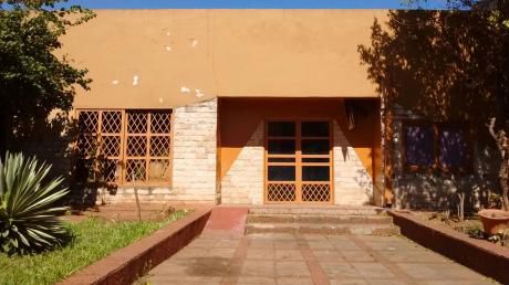 Se Alquila Local Comercial De 500 M2., En Fernando De La Mora