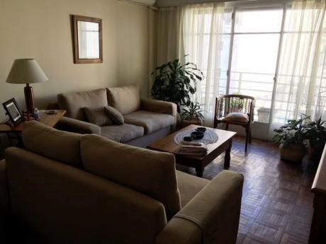 Apartamento, Al Frente,2 Dorm, Garage, Balcón !!