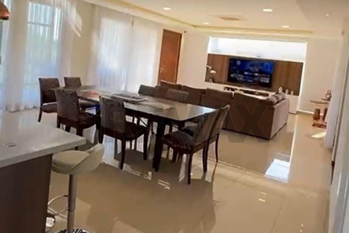 VENDO AMPLIA CASA EN CLUB AGUA VISTA ITAPUA — foto 2