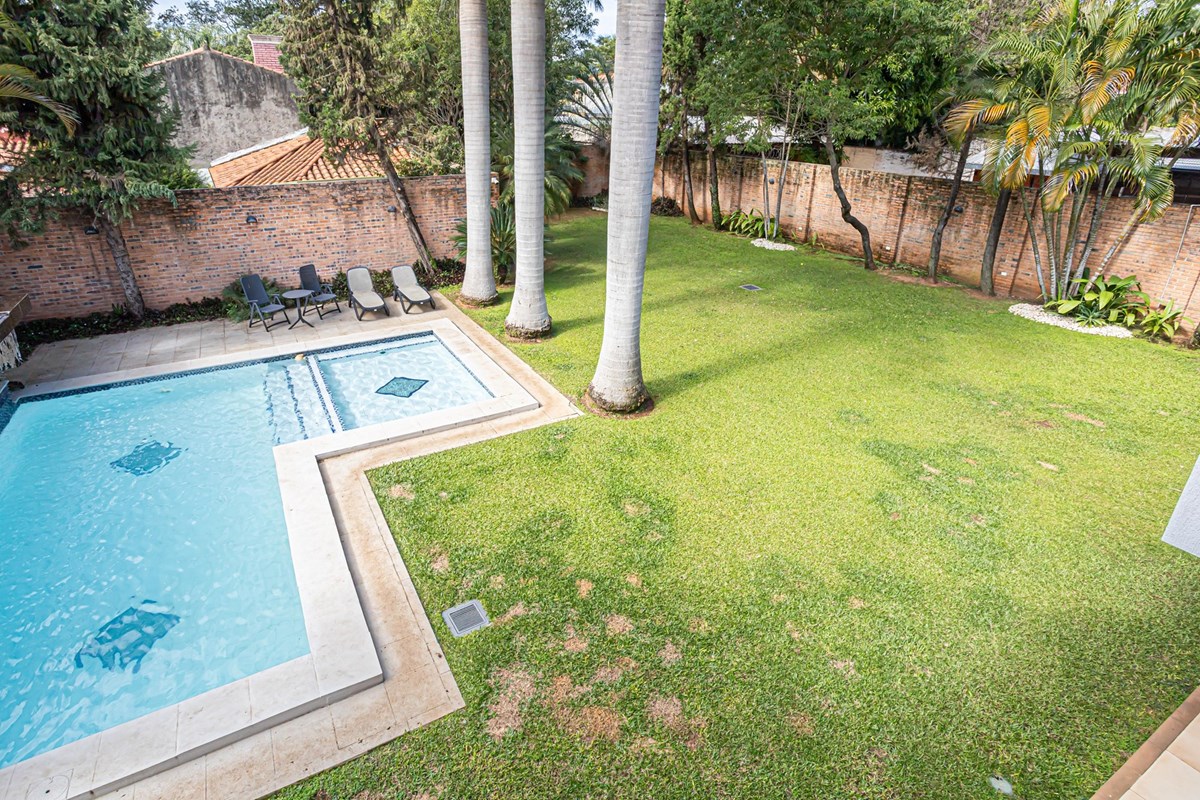 VENDO RESIDENCIA EN ASUNCION — foto 2