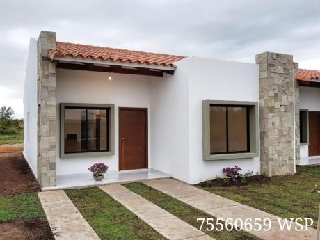 Casas De 3 Dormitorios Credito En Urbanización Santa Rita Av. 3 Pasos Al Frente