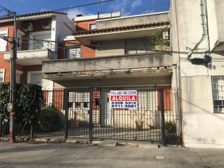 Padrón único En 2 Plantas, Próxima A Bulevar Artigas.