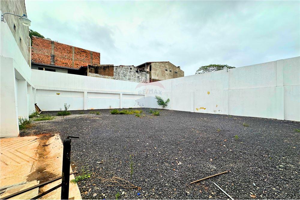 ¡AMPLIO PREDIO EN ALQUILER! — foto 2