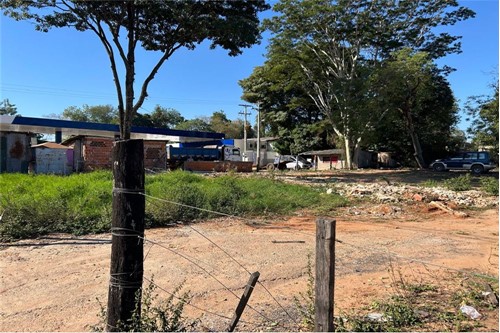 TERRENO ESTRATÉGICO DE 3.120 M² EN ESQUINA SOBRE AV. PERÓN — foto 3