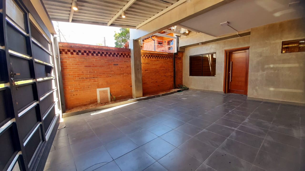 ALQUILO DUPLEX EN LAMBARE BARRIO CERRO CORA — foto 3
