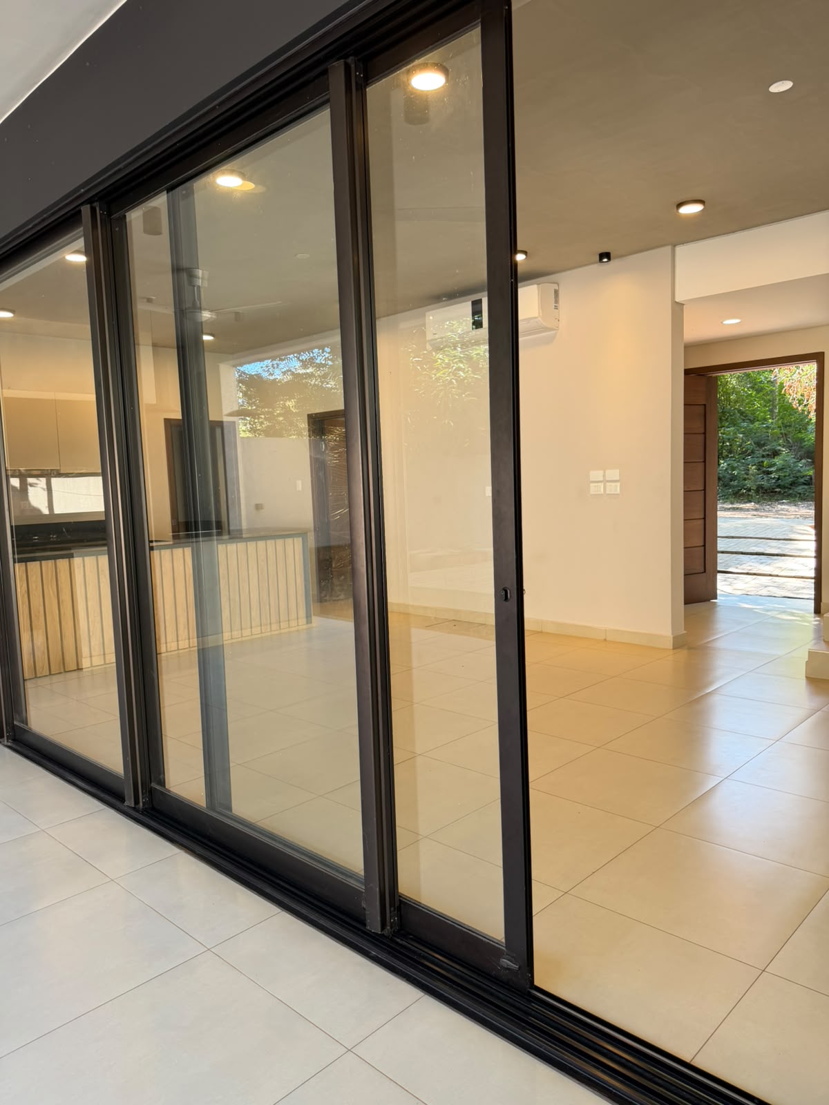 VENDO CASA MODERNA EN SAN BERNARDINO — foto 2