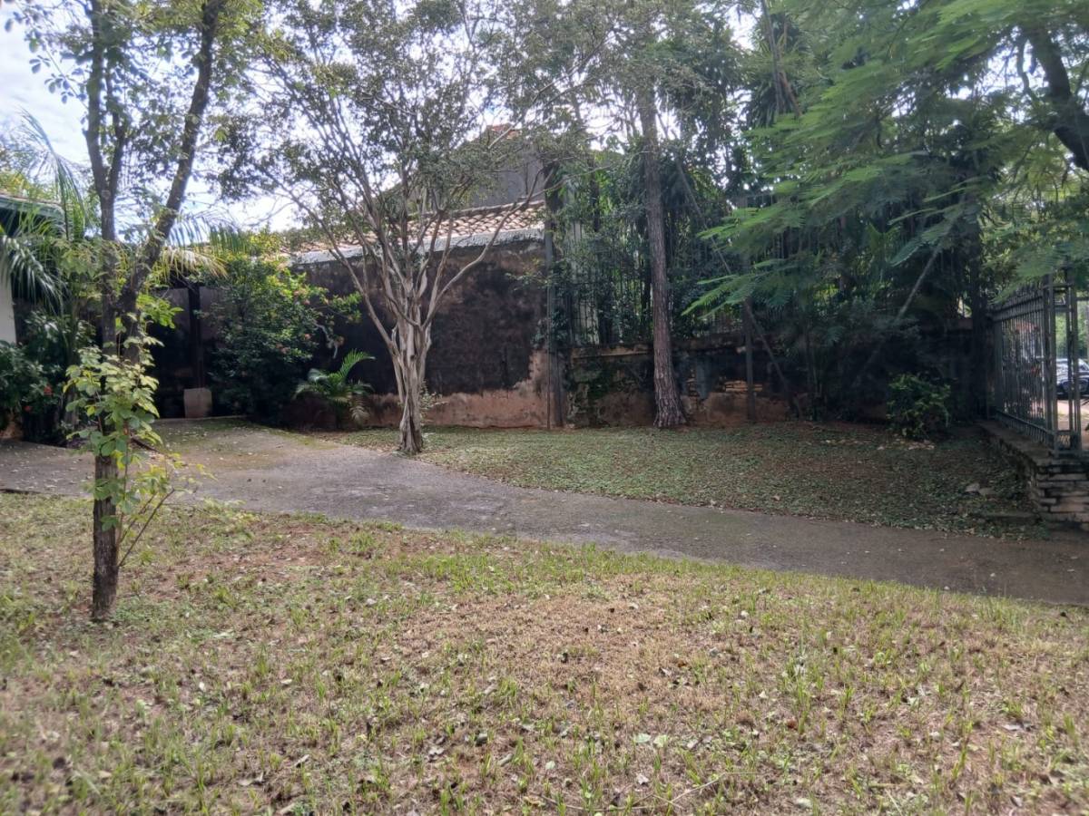 SE VENDE TERRENO 940M2 A DOS CUADRAS DE MCAL LOPEZ — foto 3
