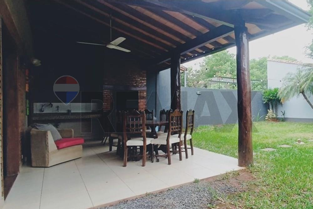 Alquilo amplia casa con Patio en Lambaré — foto 3