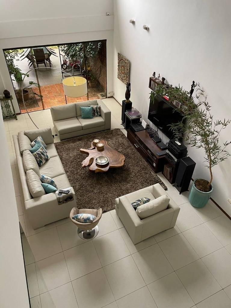 Amplia casa pareada moderna con piscina | Salvador del Mundo — foto 3