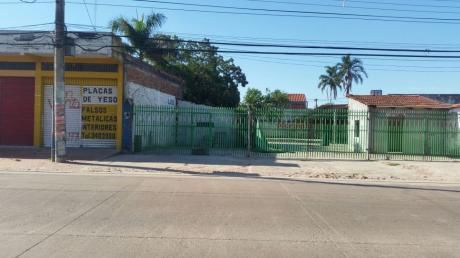 Terreno En Venta Con 3 Locales Comerciales