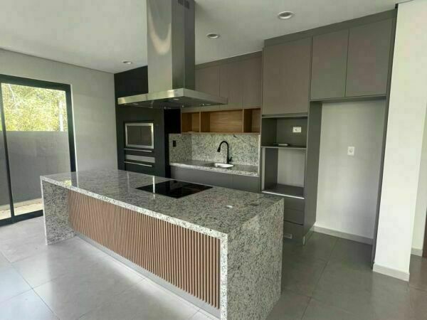 CASA A ESTRENAR A LA VENTA EN SAN BERNARDINO — foto 2