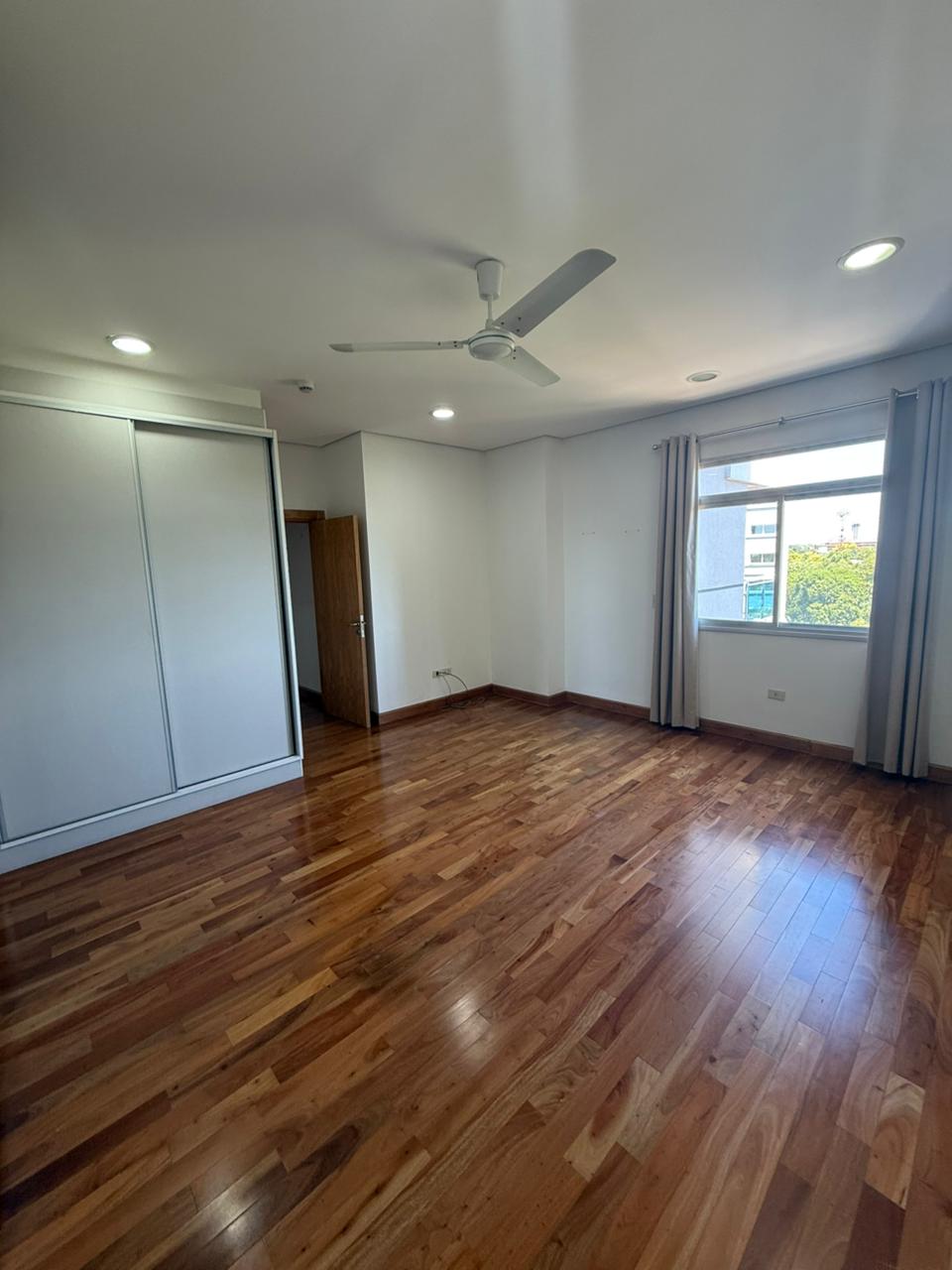 EN ALQUILER DEPARTAMENTO | AVDA. SANTA TERESA | 3 dormitorios — foto 3