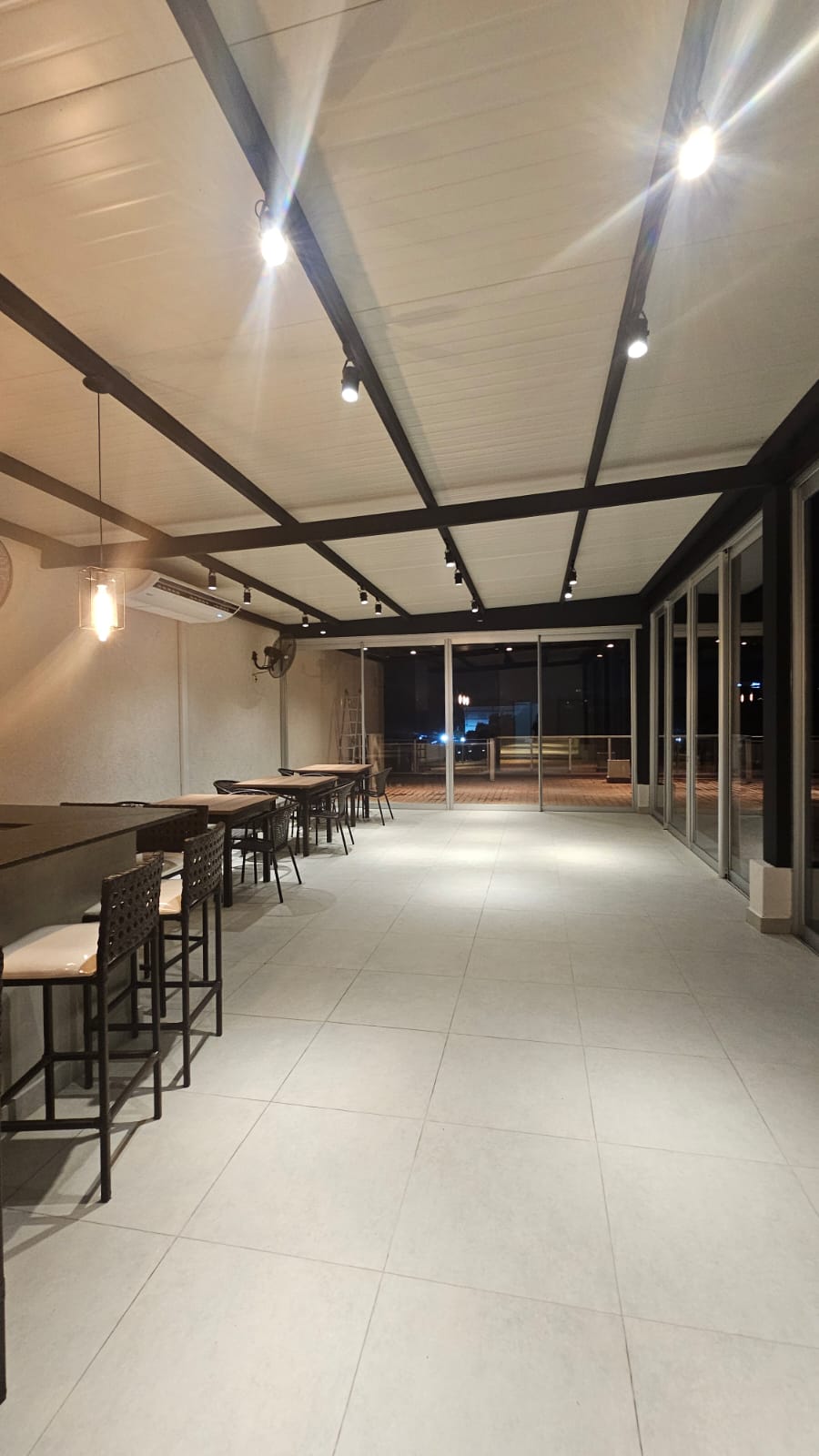 ALQUILO OFICINA EN EDIFICIO CORPORATIVO BARRIO YCUA SATI. — foto 3