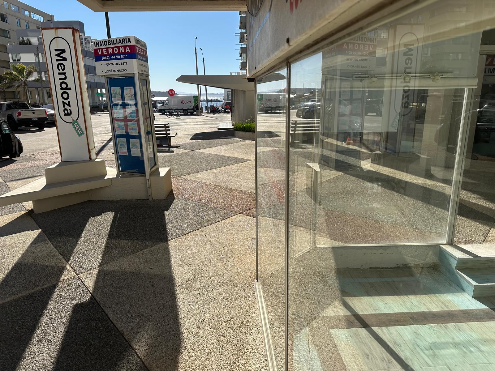 ¡oportunidad Única! Local Comercial 11 M2 En Esquina Premium La Galerna Y Gorler