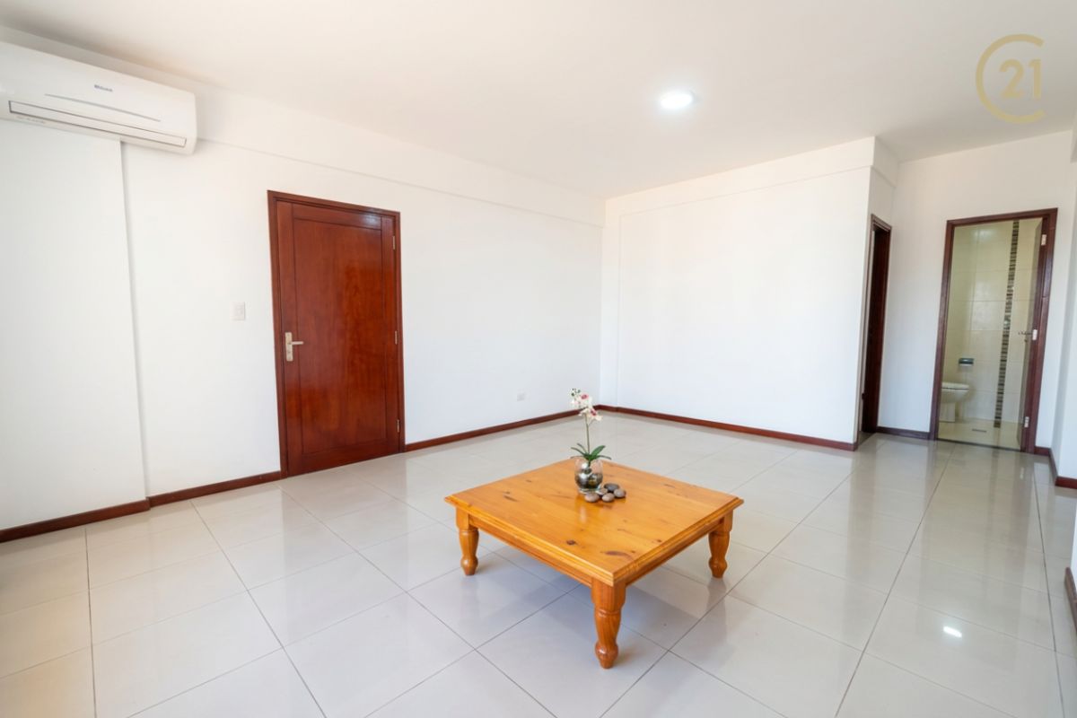 Departamento en venta con baja de precio en Hamacas