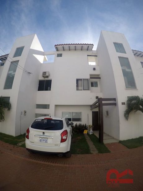 Hermosa Casa En Condominio