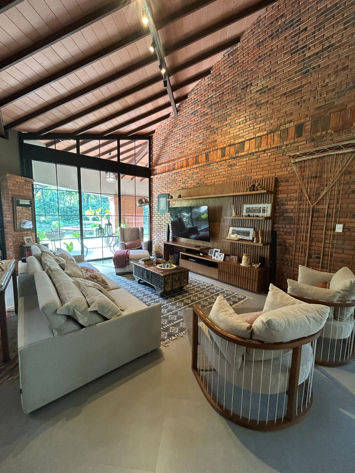 VENDO IMPRESIONANTE RESIDENCIA EN SAN BERNARDINO — foto 3