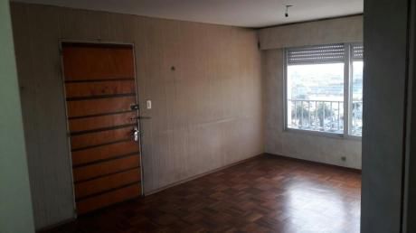Apartamento Con Cochera En La Blanqueada!