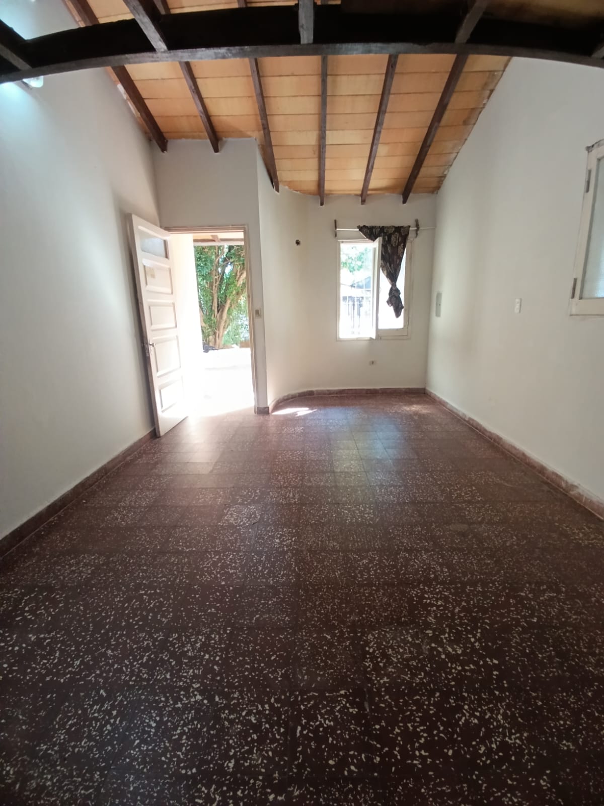 vendo casa en caacupe — foto 2