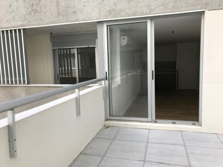 Venta Con Renta Apartamento Con Patio. Un Dormitorio. Tres Cruces