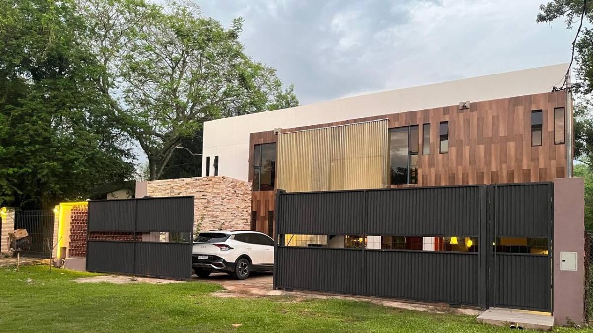 EN VENTA -CASA DE AUTOR DE ESTILO CONTEMPORÁNEO — foto 2