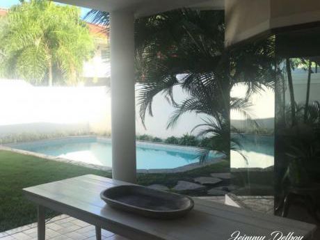 Hermosa Casa A Una Cuadra De La Av. San Martin