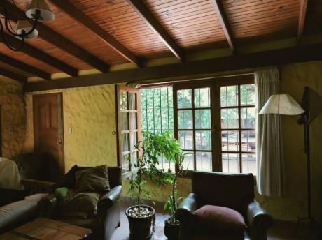 Amplia,estilo Colonial, Mucho Verde, Reparaciones Sencillas