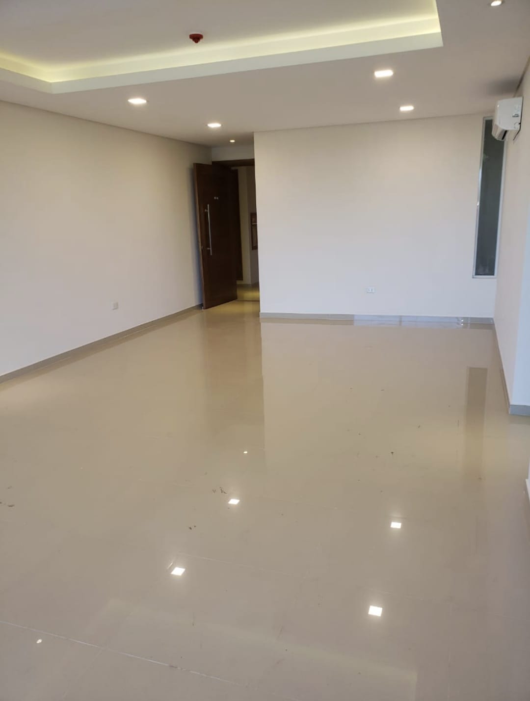 Alquilo Hermoso y Amplio Dpto de 3 Habit en Barrio Herrera — foto 2