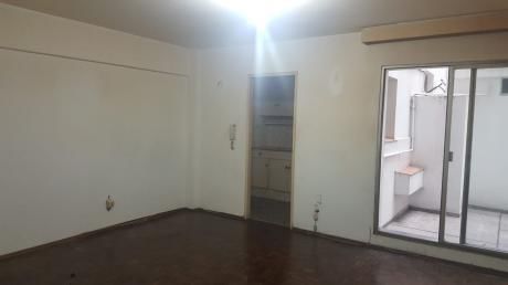 Oportunidad Sobre 18 De Julio Vivienda U Oficina