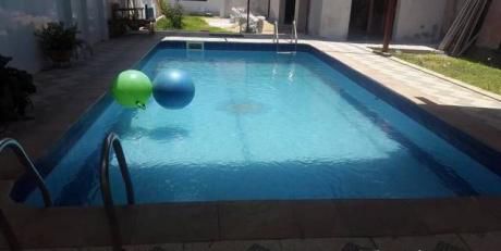 Amplia Casa con Piscina 210.000 Uds En Asunción
