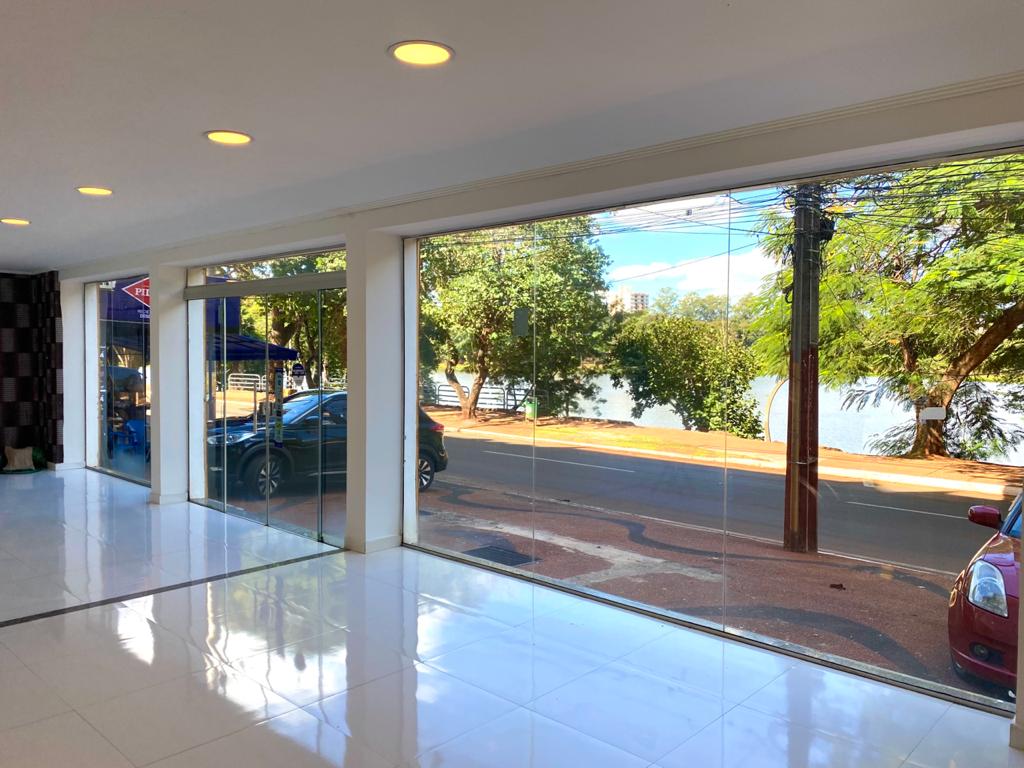VENDO LOCAL COMERCIAL SOBRE LA AVDA DEL LAGO, CDE!! — foto 3